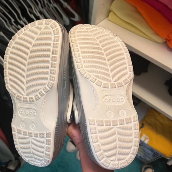 Crocs - Picture 2 of 3